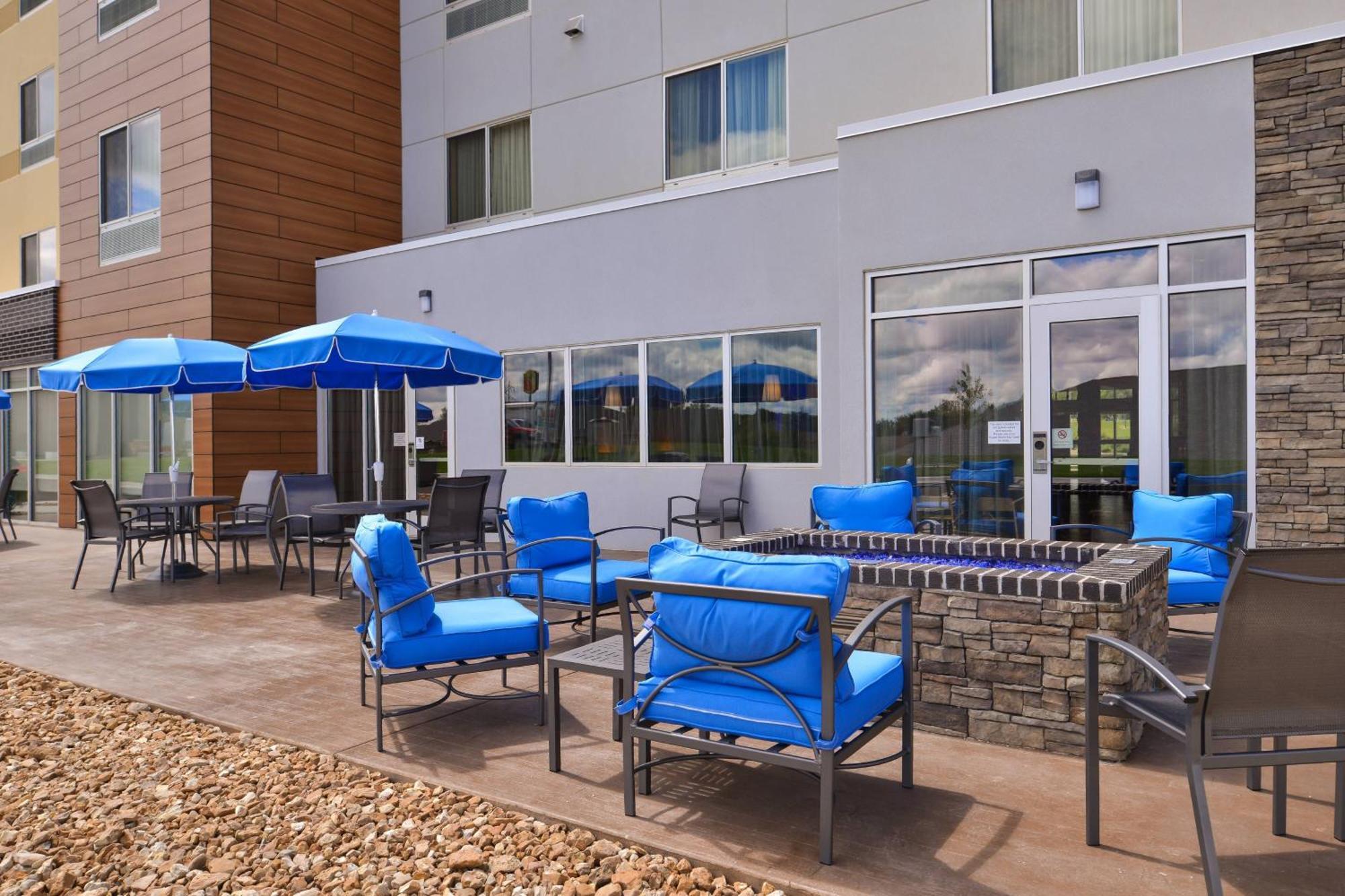 Fairfield Inn & Suites By Marriott Warrensburg Exterior photo